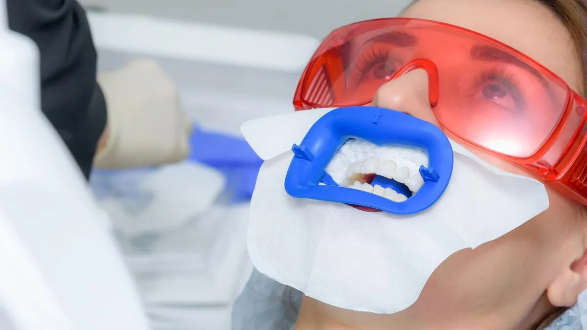 /img/25643-sensitive-teeth-whitening-7.webp