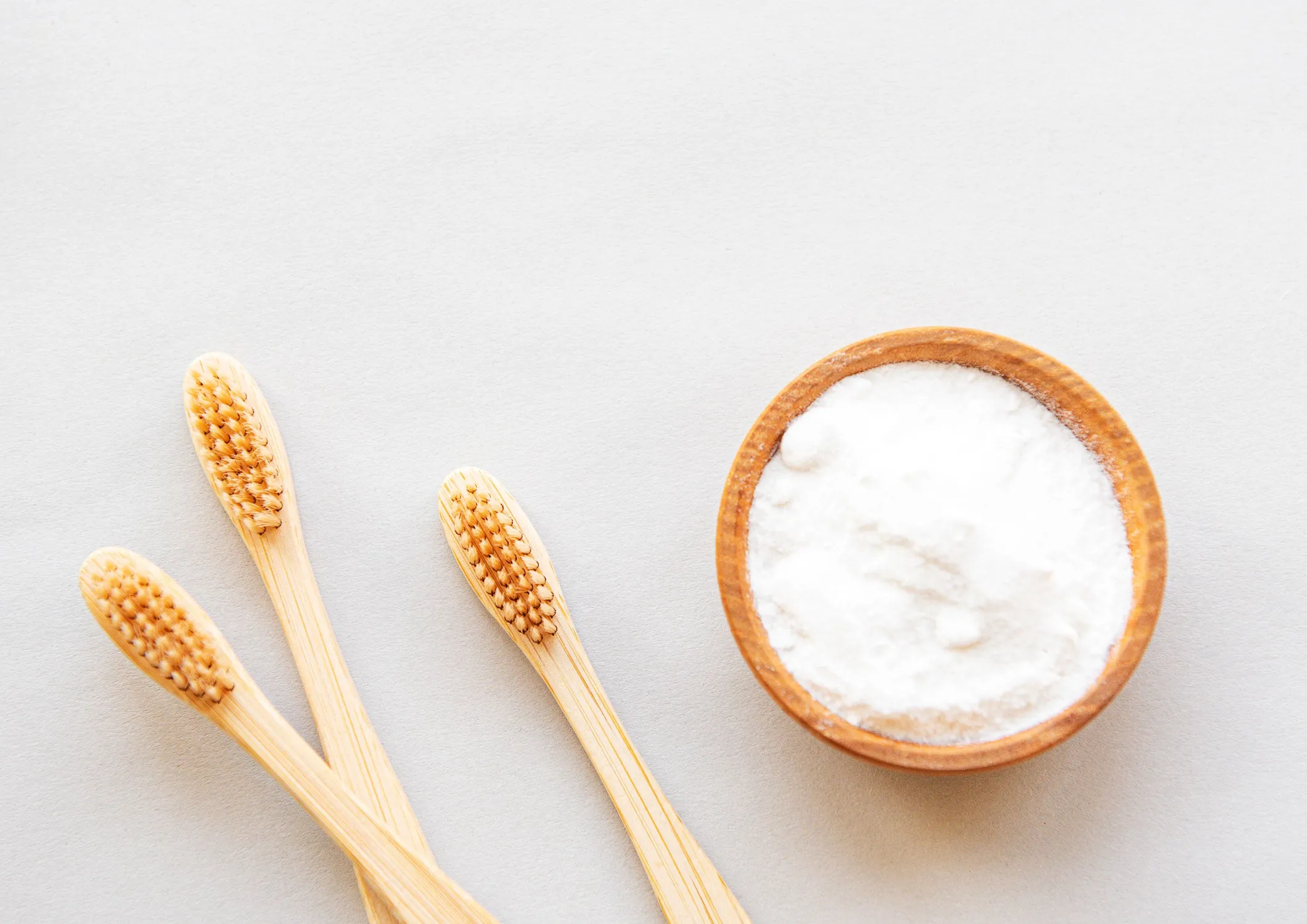 25677 baking soda teeth whitening image3