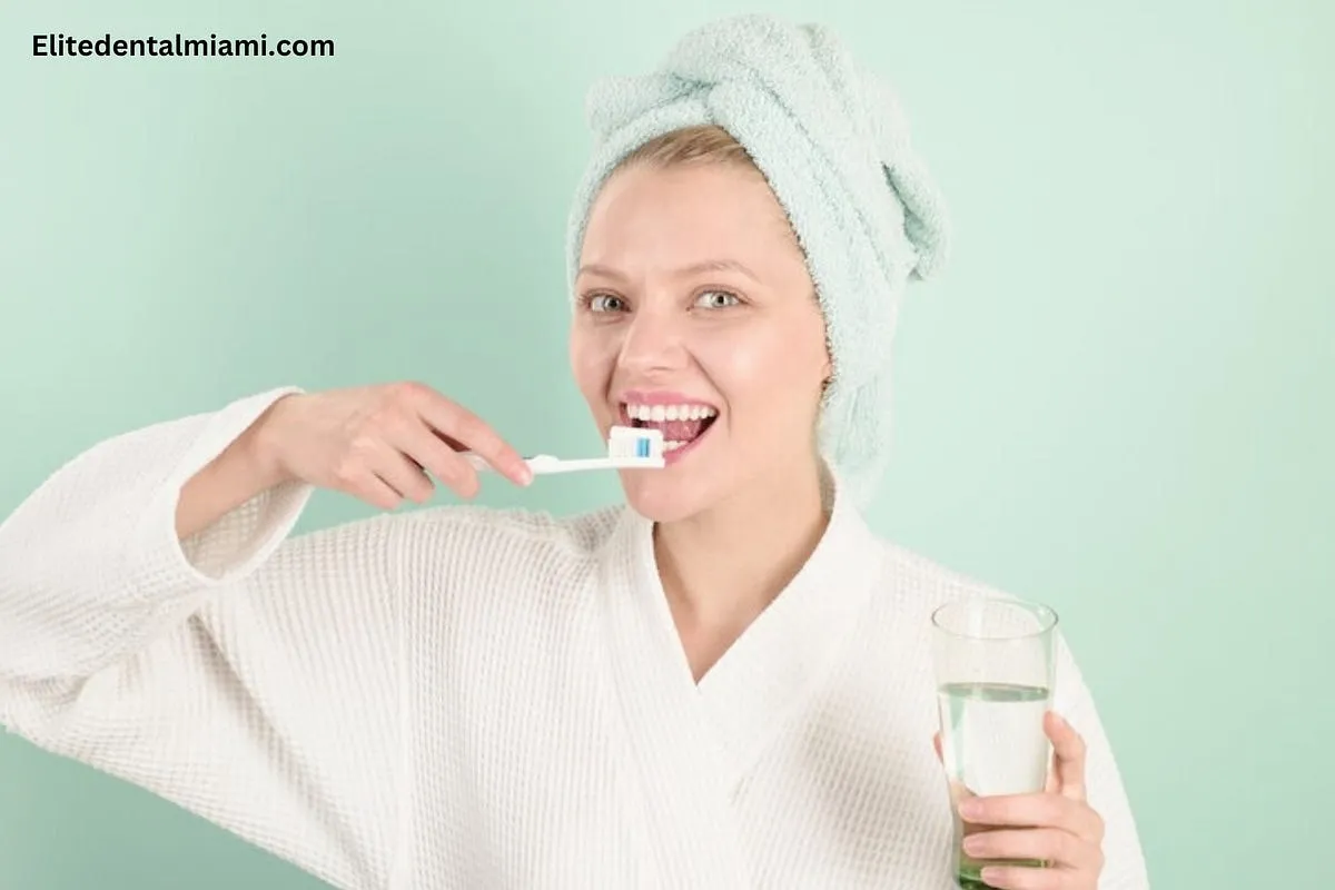 /img/25711-oral-hygiene-routine.webp