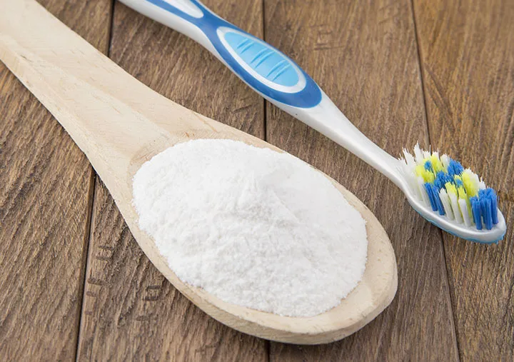 25716 mixing baking soda lemon