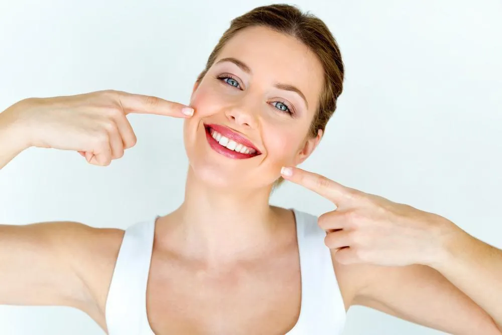 /img/25756-fresno-teeth-whitening-brushing.webp