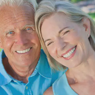 /img/25759-healthy-white-smile.webp