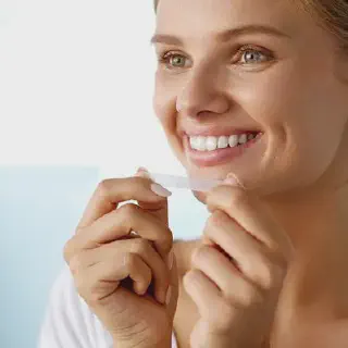 /img/25772-teeth-whitening-success.webp