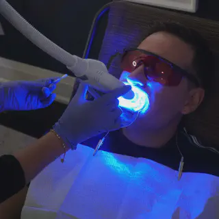 /img/25804-teeth-whitening-course-7.webp