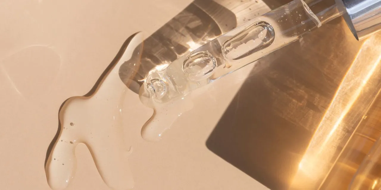 /img/25808-lactic-acid-sunscreen.webp
