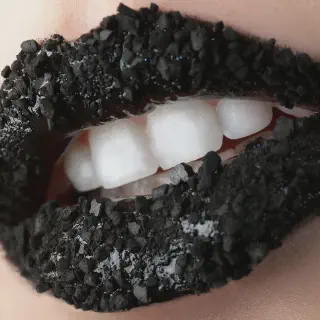 /img/25819-smiling-teeth.webp