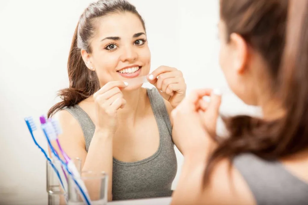 /img/25821-teeth-whitening-consultation.webp