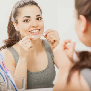 /img/25821-teeth-whitening-consultation.webp