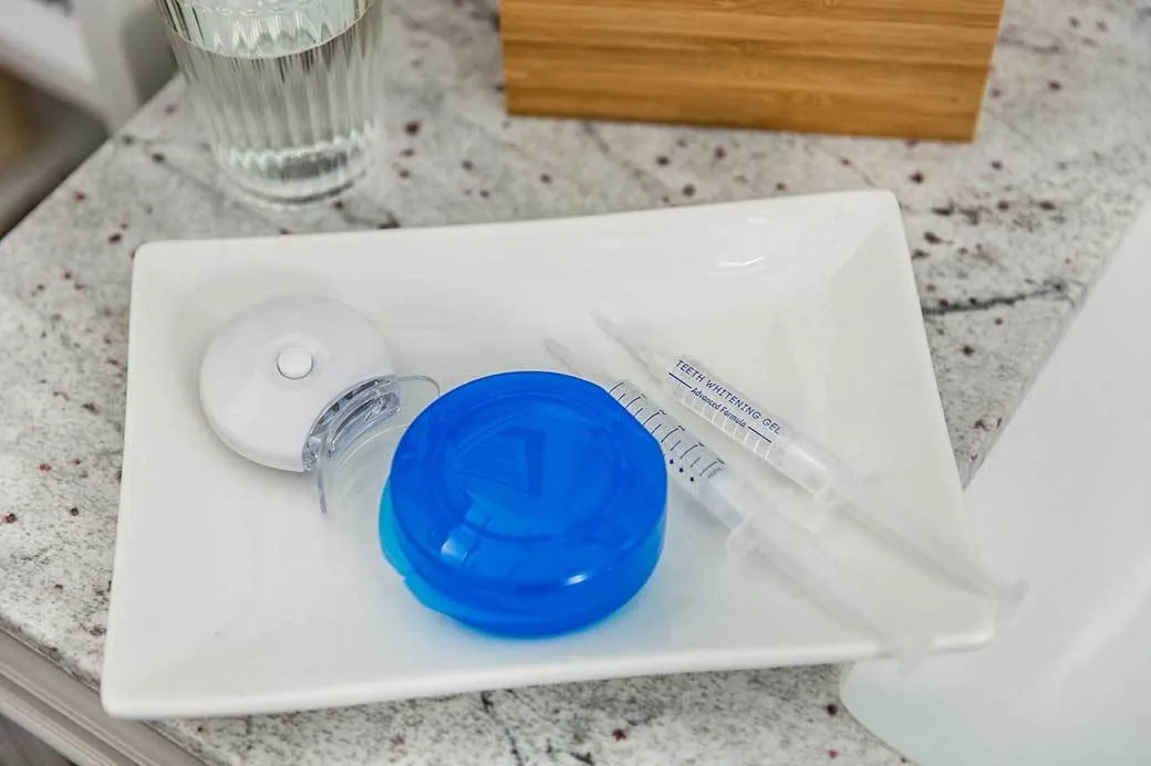 25871 whitening gel application